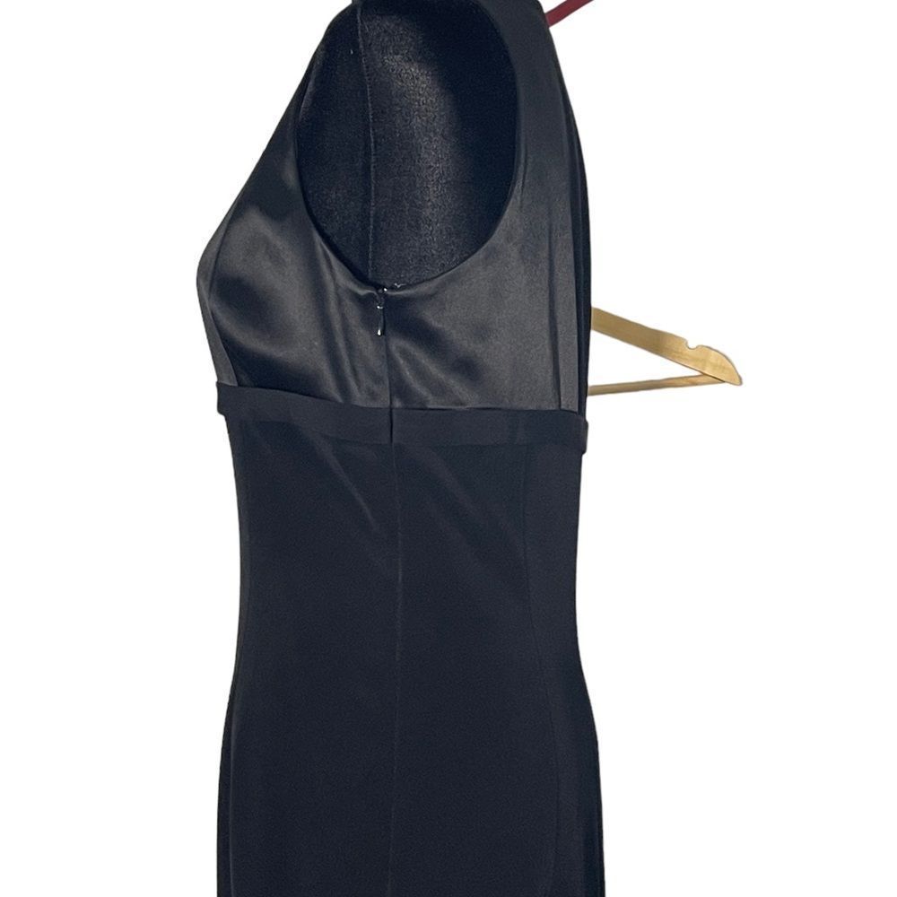 Tahari Vintage Black Low V-Neck Gown Size 6 - Picture 7 of 15